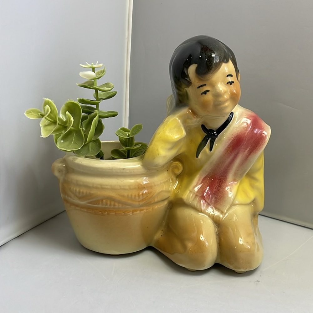 Vintage Shawnee Pottery Vintage Boy w/‎ Sombrero Ceramic Planter USA